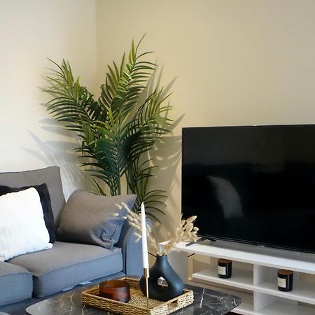 Modern Spacious Apartment In Digbeth With Balcony - Netflix, Youtube, Amazon Tv, Superfast Wifi - Just 10 Mins To Birmingham Centre, Bullring, Train, Coach Station And Birmingham Fc Экстерьер фото