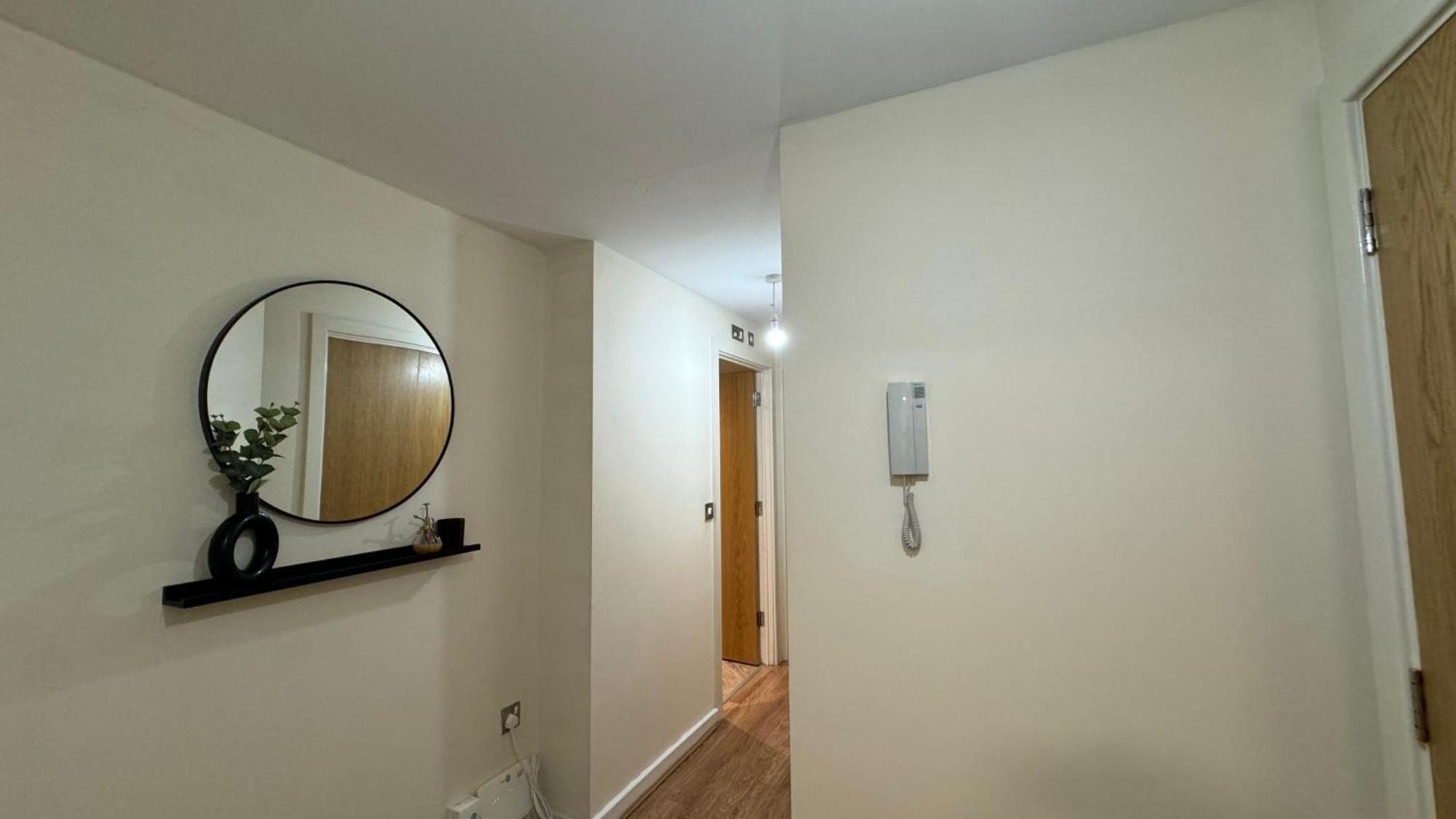 Modern Spacious Apartment In Digbeth With Balcony - Netflix, Youtube, Amazon Tv, Superfast Wifi - Just 10 Mins To Birmingham Centre, Bullring, Train, Coach Station And Birmingham Fc Экстерьер фото