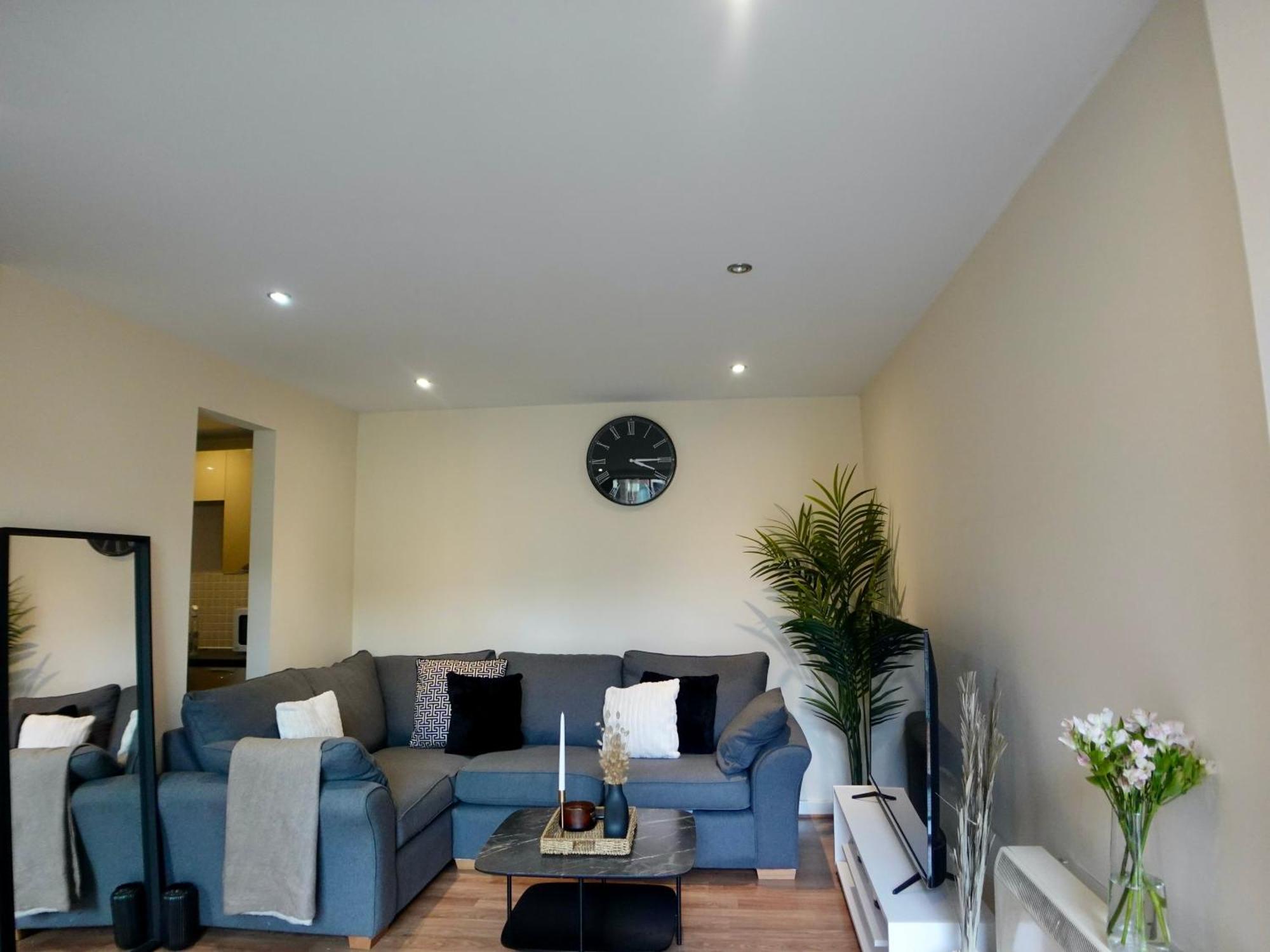 Modern Spacious Apartment In Digbeth With Balcony - Netflix, Youtube, Amazon Tv, Superfast Wifi - Just 10 Mins To Birmingham Centre, Bullring, Train, Coach Station And Birmingham Fc Экстерьер фото